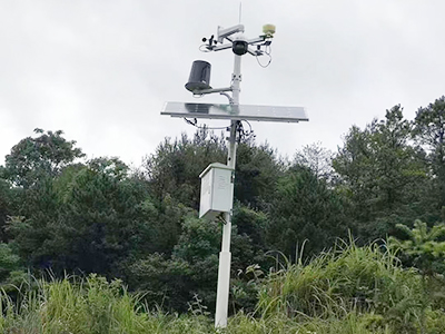 太陽(yáng)能蟲(chóng)情測(cè)報(bào)燈供電系統(tǒng)是獨(dú)立的還是整體的