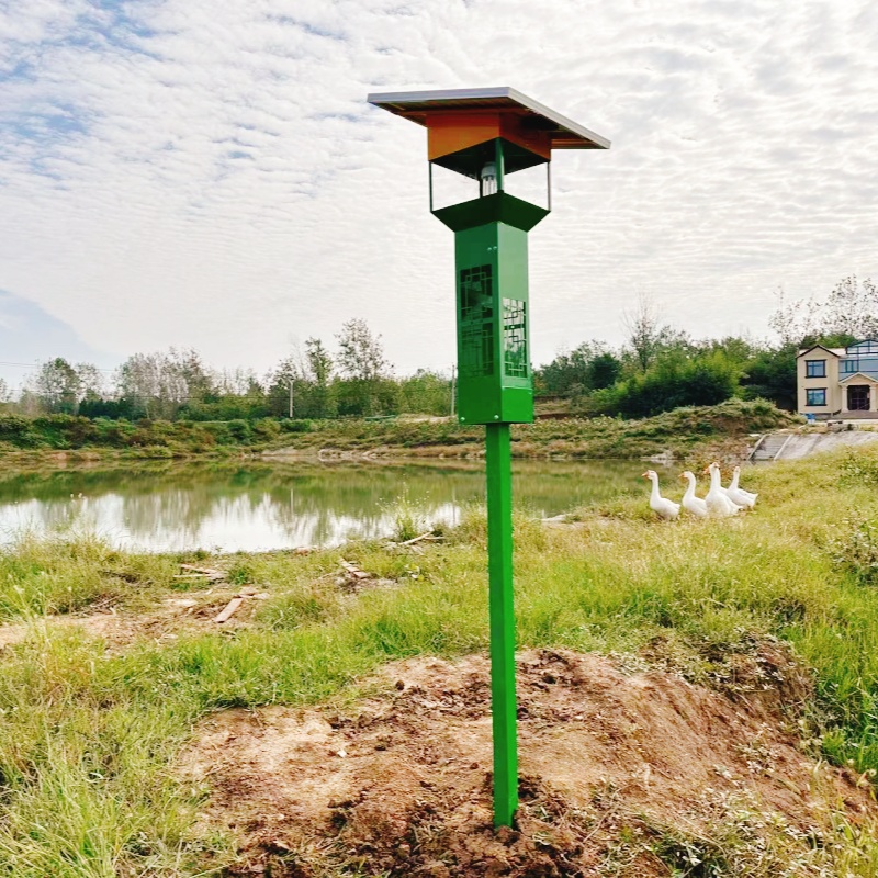 殺蟲(chóng)燈與農(nóng)藥的使用對(duì)比